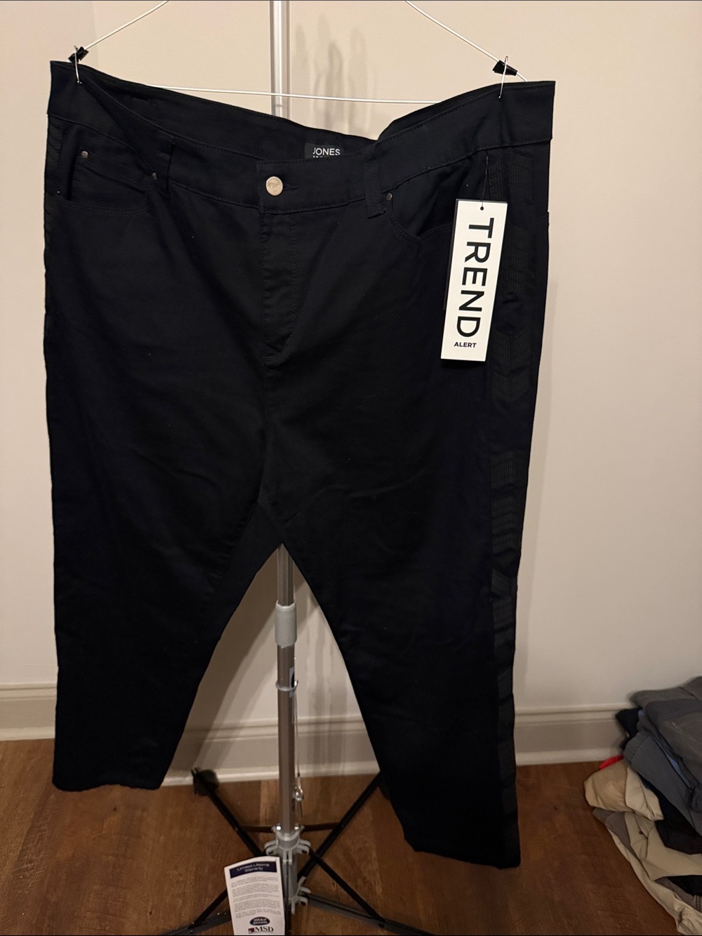 Jones New York Men’s Black Relaxed Jeans